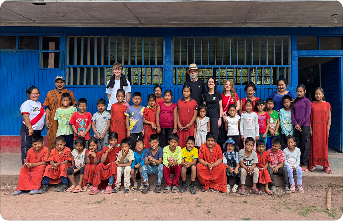 Deko: Gruppenfoto mit Kaffeebäuerinnen und Kindern